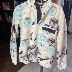 Patagonia synchilla 1/4 zip - size L. Owl print.